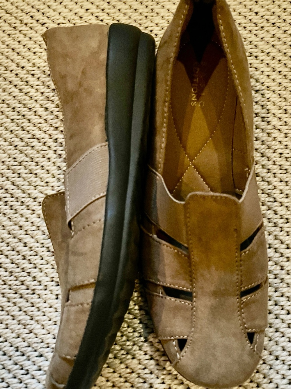 Shoes womens new size 7.5M taupe man made materials Basic Editions - Picture 2 of 3